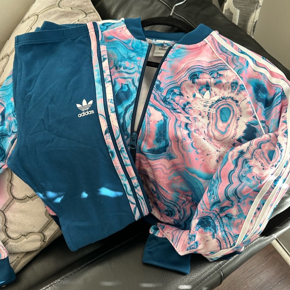 Girls Adidas Jacket and Legging Set. Big Girls SZ LARGE